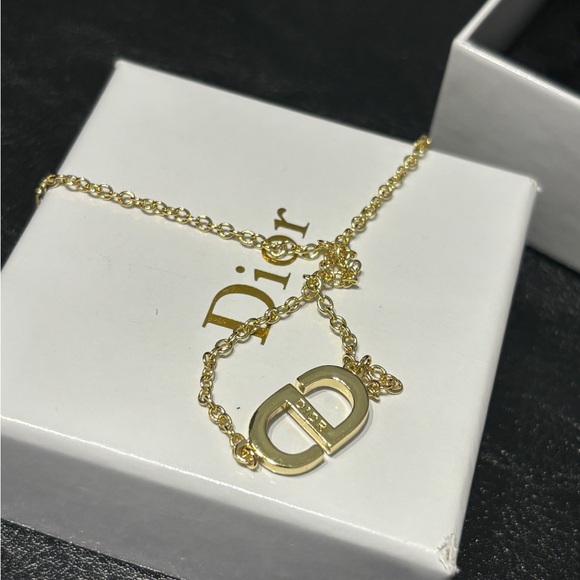 Dior Gold Women’s Necklace - Picture 1 of 5